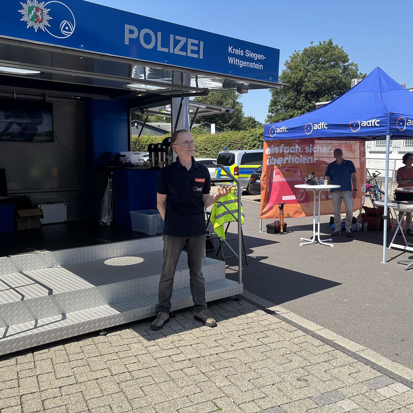 Jens Kremer, ADFC Siegen-Wittgenstein, spricht Jens Kremer, Vorsitzender des ADFC Siegen-Wittgenstein, erläutert die lokale Situation der Radverkehrssicherheit in Siegen.
