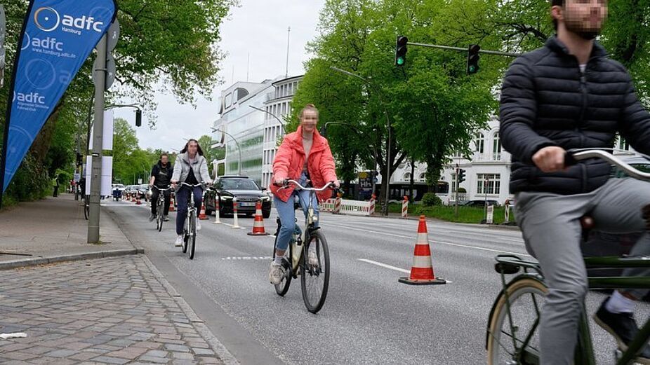 Deutschland braucht #MehrPlatzFürsRad Deutschland braucht #MehrPlatzFürsRad